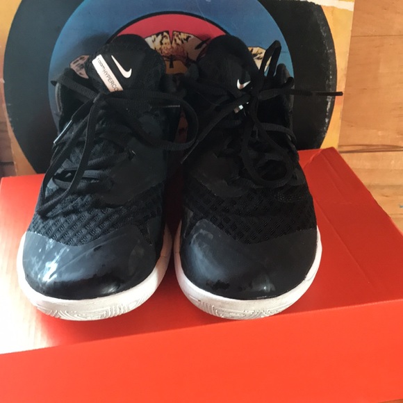 Nike zoom hyper speed court volleyball shoes black and white size 8 with box - Picture 2 of 6